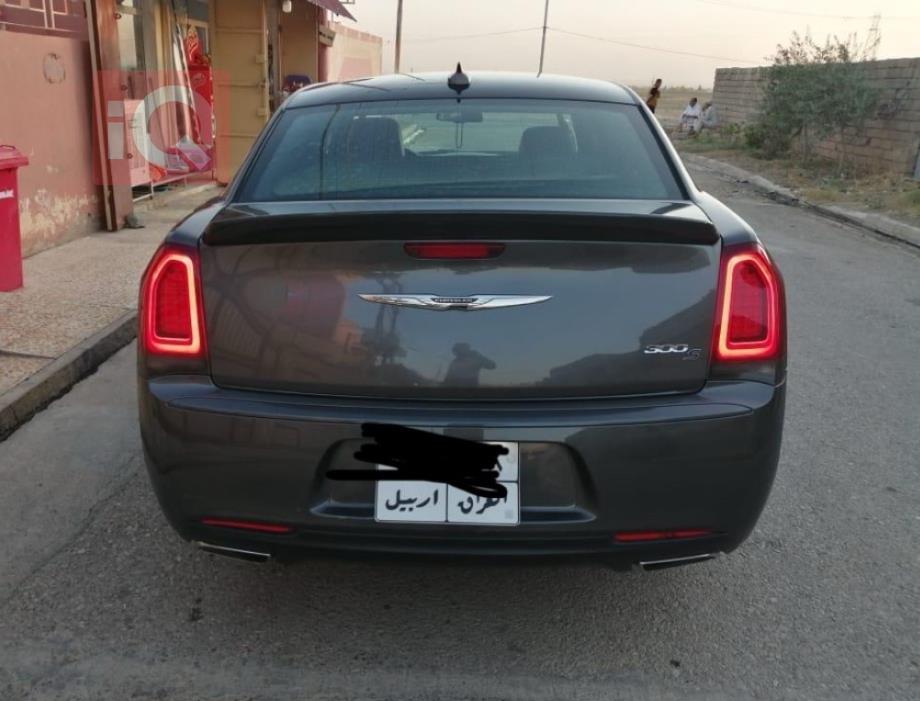 کرایسلەر 300